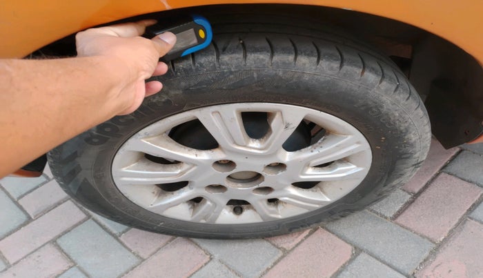 2016 Tata Tiago XZ PETROL, Petrol, Manual, 76,890 km, tyre