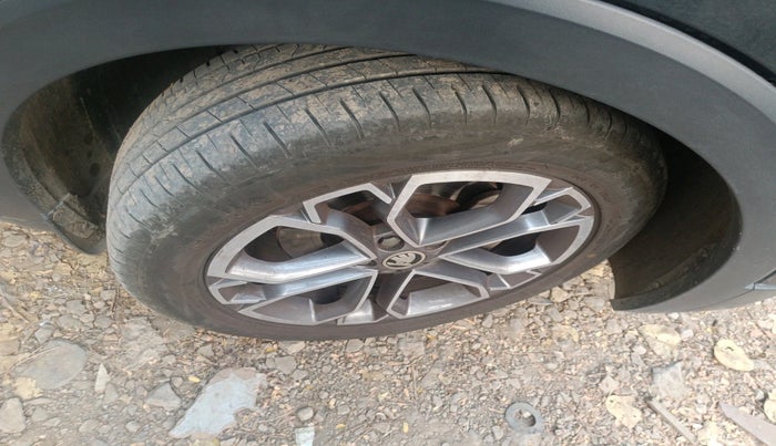 2021 Skoda KUSHAQ STYLE 1.5L TSI DSG (6 AIRBAGS), Petrol, Automatic, 55,117 km, tyre