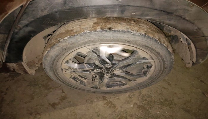 2017 Honda WR-V 1.5L I-DTEC VX MT, Diesel, Manual, 2,10,037 km, tyre