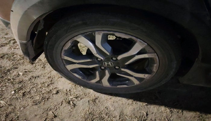 2017 Honda WR-V 1.5L I-DTEC VX MT, Diesel, Manual, 2,10,037 km, tyre