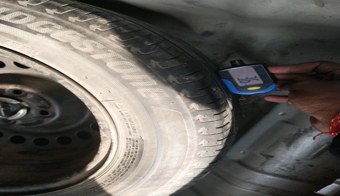 2013 Honda City 1.5L I-VTEC E MT, Petrol, Manual, 1,56,263 km, tyre