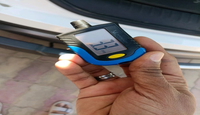 2024 Mahindra XUV700 AX 7 LUXURY D MT 7 STR, Diesel, Manual, 28,307 km, tyre