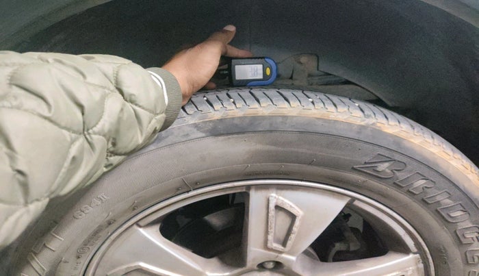 2012 Mahindra XUV500 W8, Diesel, Manual, 1,35,813 km, tyre