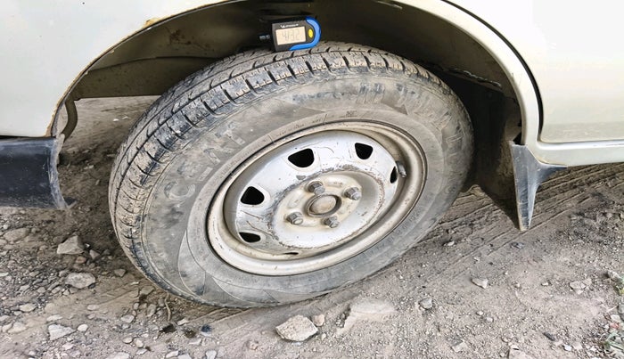 2014 Maruti Eeco 5 STR WITH A/C+HTR CNG, CNG, Manual, 1,65,488 km, tyre