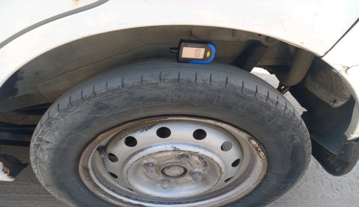 2012 Maruti Wagon R 1.0 LXI, CNG, Manual, 1,36,535 km, tyre