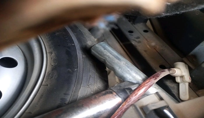 2012 Maruti Wagon R 1.0 LXI, CNG, Manual, 1,36,535 km, tyre