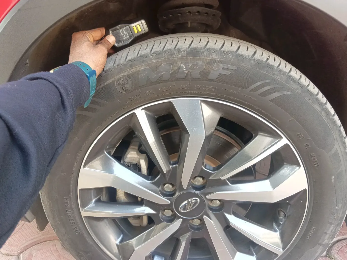 2021 Mahindra XUV300 W8 (O) 1.5 DIESEL, Diesel, Manual, 92,305 km, tyre