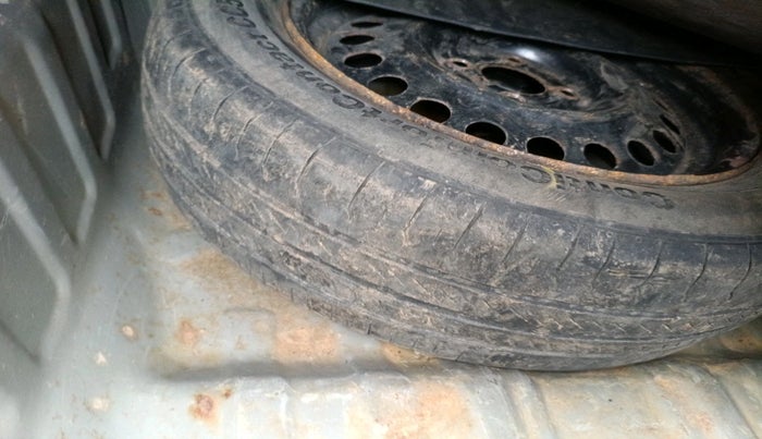 2012 Nissan Sunny XV DIESEL, Diesel, Manual, 1,10,557 km, tyre