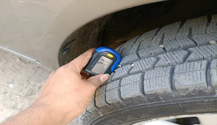 2012 Nissan Sunny XV DIESEL, Diesel, Manual, 1,10,557 km, tyre