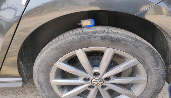 2020 Volkswagen Polo HIGHLINE PLUS 1.0, Petrol, Manual, 63,021 km, tyre