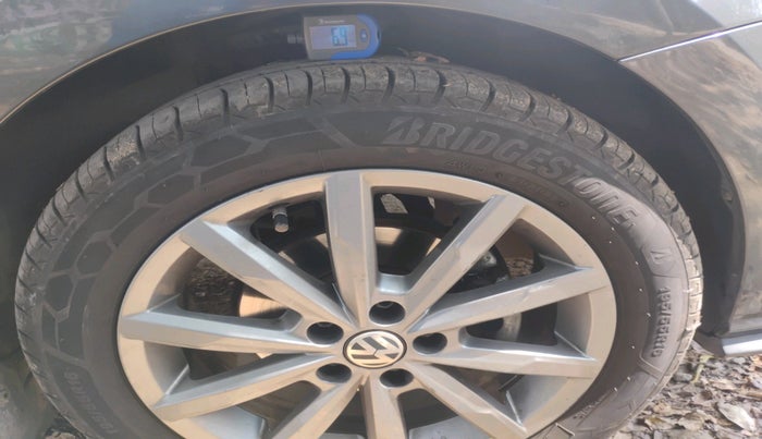 2020 Volkswagen Polo HIGHLINE PLUS 1.0, Petrol, Manual, 63,021 km, tyre