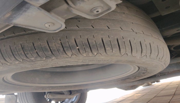 2020 MG GLOSTER SAVVY 6 STR 2.0 TWIN TURBO 4WD, Diesel, Automatic, 1,21,220 km, tyre