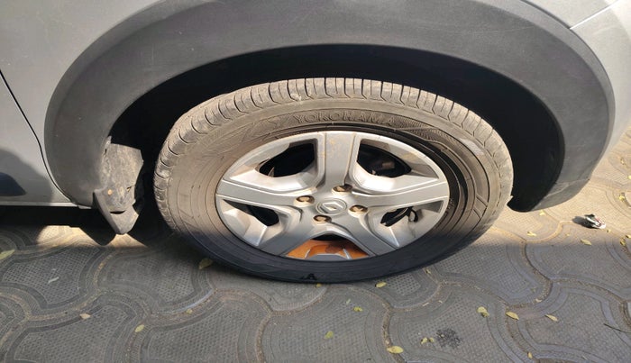 2022 Renault TRIBER RXT, Petrol, Manual, 56,825 km, tyre