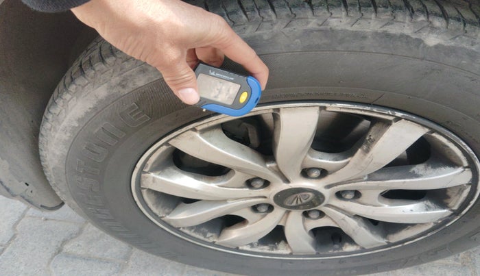 2021 Mahindra XUV500 W9, Diesel, Manual, 1,23,405 km, tyre