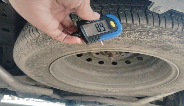 2021 Mahindra XUV500 W9, Diesel, Manual, 1,23,405 km, tyre