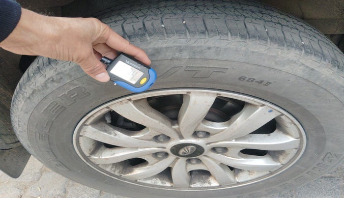 2021 Mahindra XUV500 W9, Diesel, Manual, 1,23,405 km, tyre