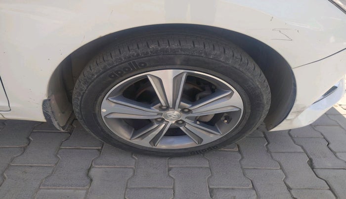 2017 Hyundai Verna 1.6 VTVT SX O, Petrol, Manual, 79,346 km, tyre