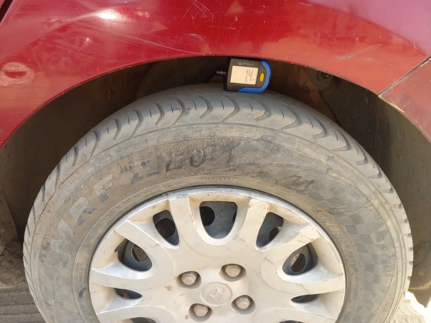 2010 Hyundai i20 MAGNA 1.2, CNG, Manual, 1,93,269 km, tyre