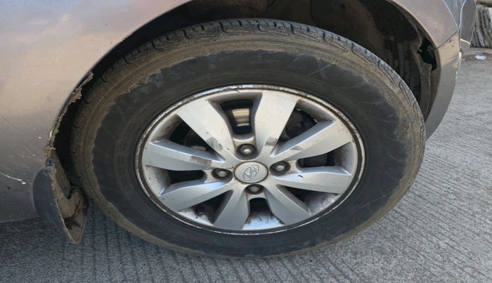 2013 Hyundai i20 SPORTZ 1.2, Petrol, Manual, 1,04,513 km, tyre