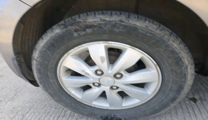 2013 Hyundai i20 SPORTZ 1.2, Petrol, Manual, 1,04,513 km, tyre