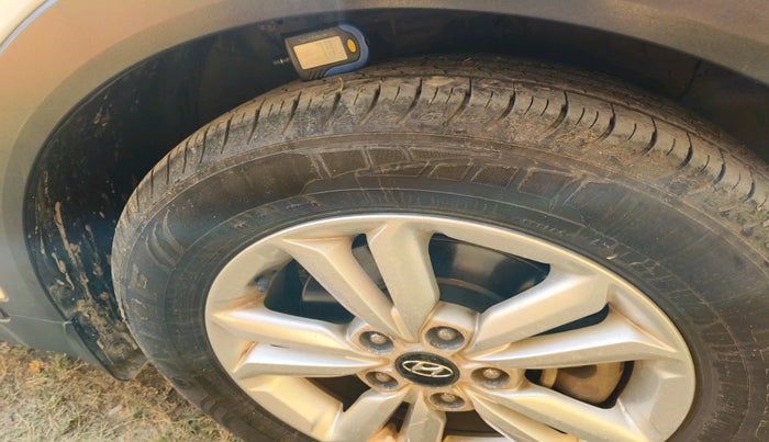 2016 Hyundai Creta SX PLUS 1.6 PETROL, Petrol, Manual, 1,50,000 km, tyre