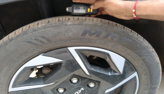 2024 KIA SONET HTX 1.5 AT, Diesel, Automatic, 83,408 km, tyre