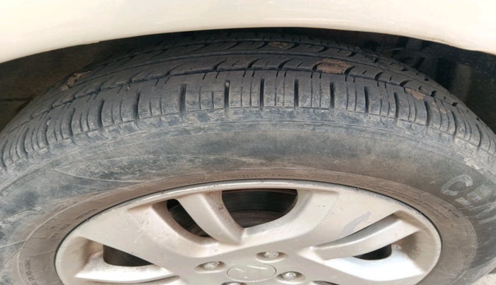 2014 Maruti Swift Dzire ZXI, Petrol, Manual, 66,813 km, tyre