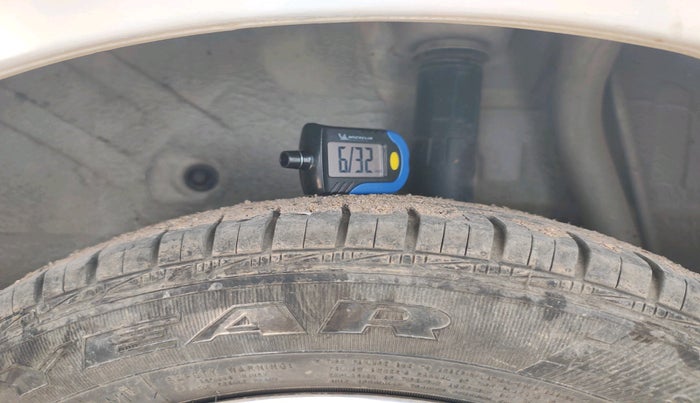 2015 Maruti Celerio ZXI, Petrol, Manual, 90,342 km, tyre