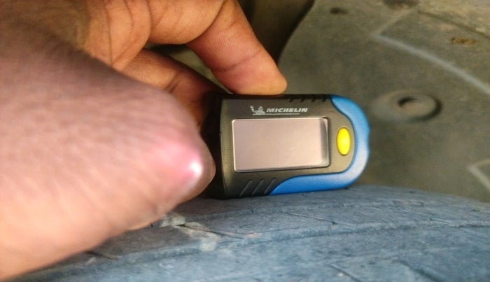 2024 KIA CARENS Prestige (O) 1.5 Petrol 7 STR, Petrol, Manual, 14,701 km, tyre