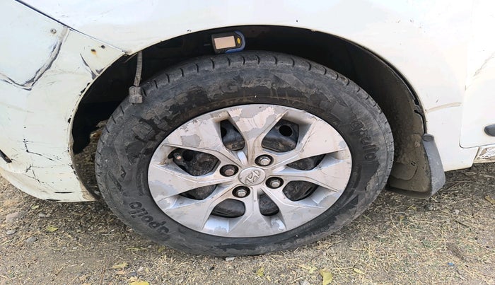 2015 Hyundai Xcent BASE 1.1, Diesel, Manual, 76,703 km, tyre