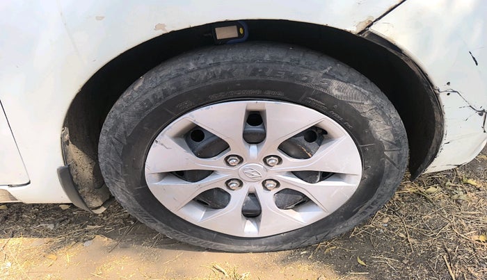 2015 Hyundai Xcent BASE 1.1, Diesel, Manual, 76,703 km, tyre