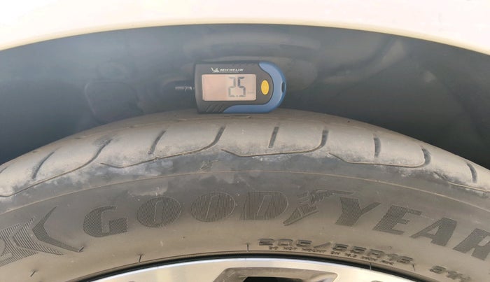 2023 Hyundai Verna SX (O) 1.5 MPI MT, Petrol, Manual, 32,874 km, tyre