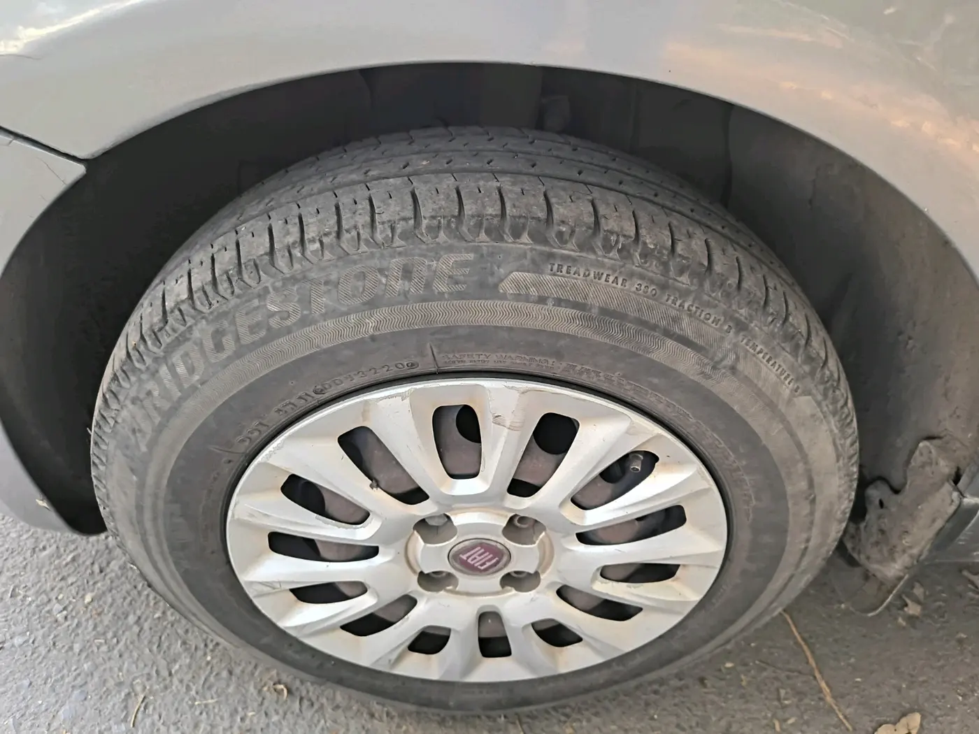 2014 Fiat Punto EVO DYNAMIC 1.3 MULTIJET, Diesel, Manual, 2,02,288 km, tyre