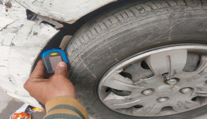 2011 Hyundai i10 MAGNA 1.2, CNG, Manual, 1,13,970 km, tyre