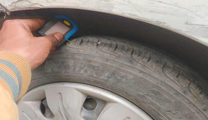 2011 Hyundai i10 MAGNA 1.2, CNG, Manual, 1,13,970 km, tyre