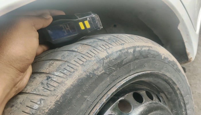 2013 Honda Amaze 1.5L I-DTEC S, Diesel, Manual, 1,12,296 km, tyre