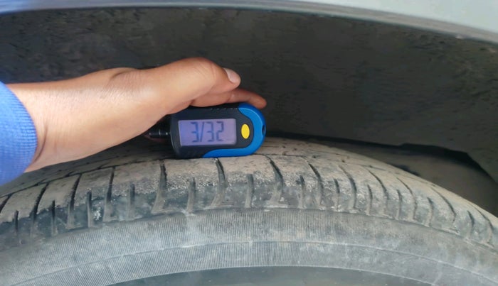 2018 Toyota Innova Crysta 2.4 VX 7 STR, Diesel, Manual, 1,99,078 km, tyre