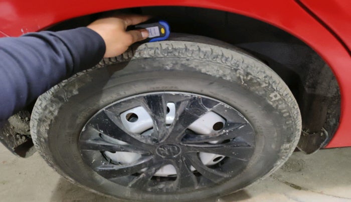 2019 Maruti Swift LXI, Petrol, Manual, 37,957 km, tyre