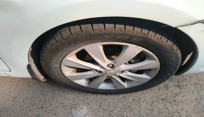 2013 Hyundai Verna FLUIDIC 1.6 CRDI SX, Diesel, Manual, 1,02,146 km, tyre