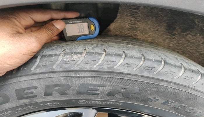 2022 KIA CARENS LUXURY PLUS 1.4 PETROL 7 STR, Petrol, Manual, 20,465 km, tyre