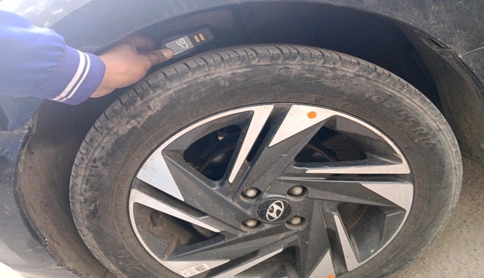 2023 Hyundai NEW I20 ASTA 1.2 MT, Petrol, Manual, 31,792 km, tyre