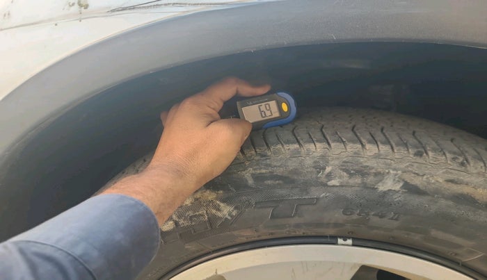 2015 Mahindra XUV500 W6, Diesel, Manual, 1,32,924 km, tyre