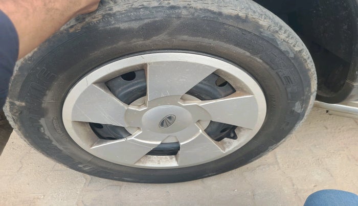 2015 Mahindra XUV500 W6, Diesel, Manual, 1,32,924 km, tyre