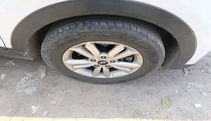 2015 Hyundai Creta SX PLUS AT 1.6 DIESEL, Diesel, Automatic, 78,221 km, tyre