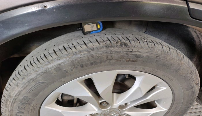 2015 Honda CRV 2.4 AWD AT, Petrol, Automatic, 1,38,405 km, tyre