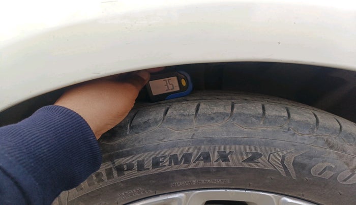 2016 Ford Ecosport TITANIUM 1.5L DIESEL, Diesel, Manual, 2,88,625 km, tyre