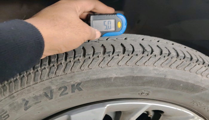 2011 Maruti Swift Dzire VXI, Petrol, Manual, 57,287 km, tyre