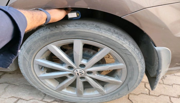 2018 Volkswagen Ameo HIGHLINE PLUS 1.0L 16 ALLOY, Petrol, Manual, 1,28,374 km, tyre