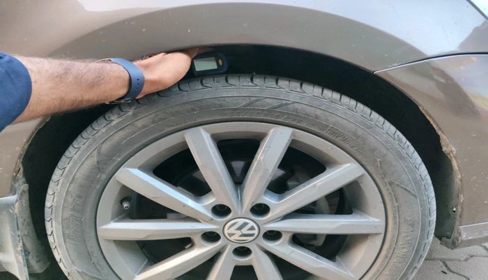 2018 Volkswagen Ameo HIGHLINE PLUS 1.0L 16 ALLOY, Petrol, Manual, 1,28,374 km, tyre