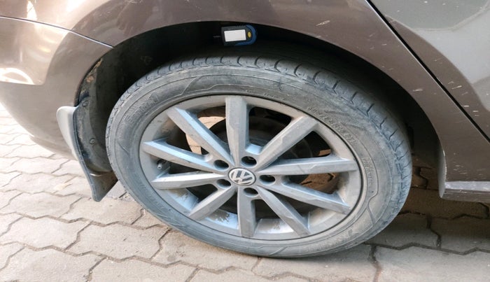 2018 Volkswagen Ameo HIGHLINE PLUS 1.0L 16 ALLOY, Petrol, Manual, 1,28,374 km, tyre